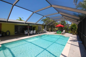 Older charming home in quiet neighborhood just off downtown Cape Coral - Villa Sunny Dream